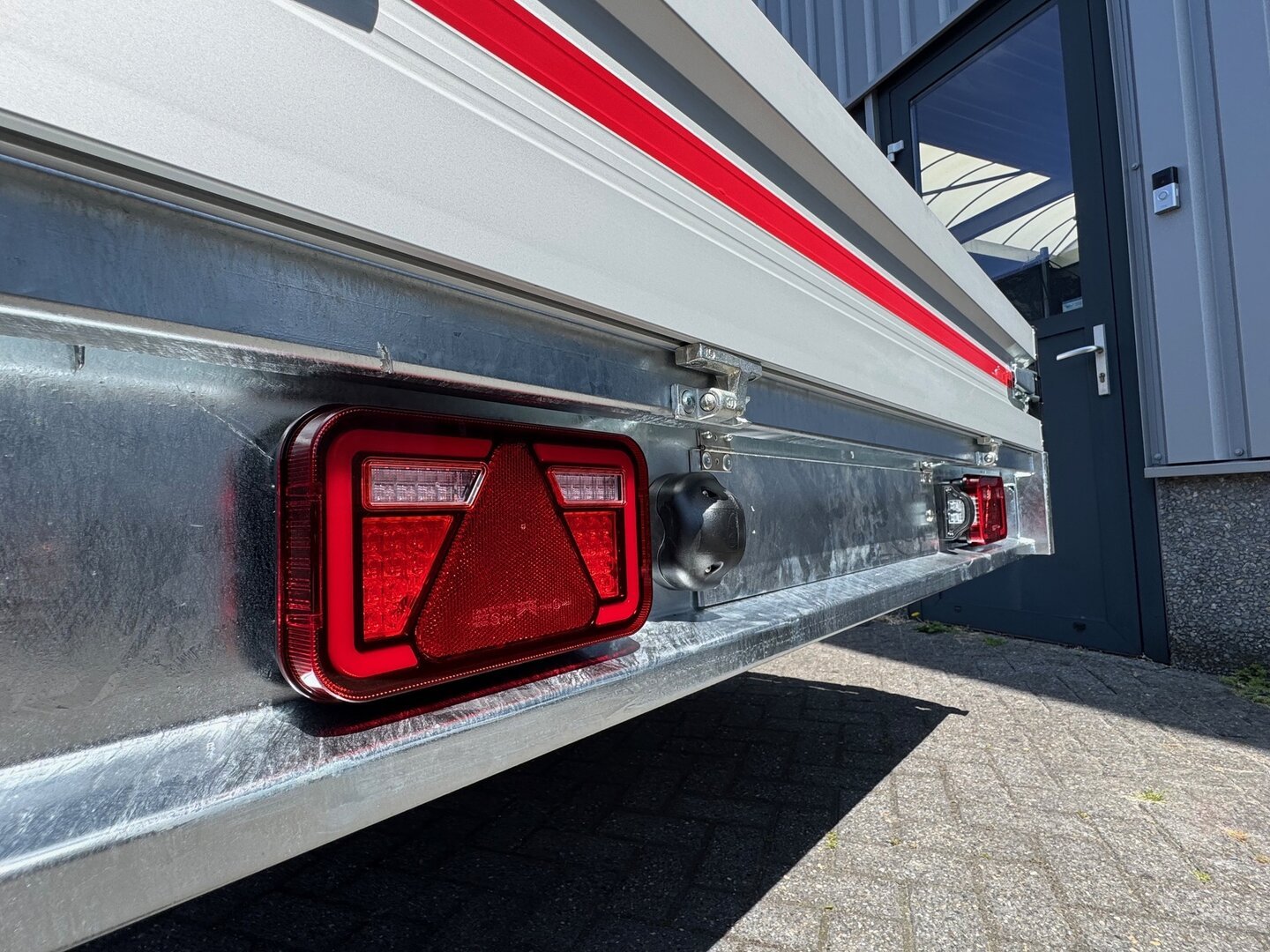 VDM Plateauwagen 514x188cm 2700kg geremd – Image 3