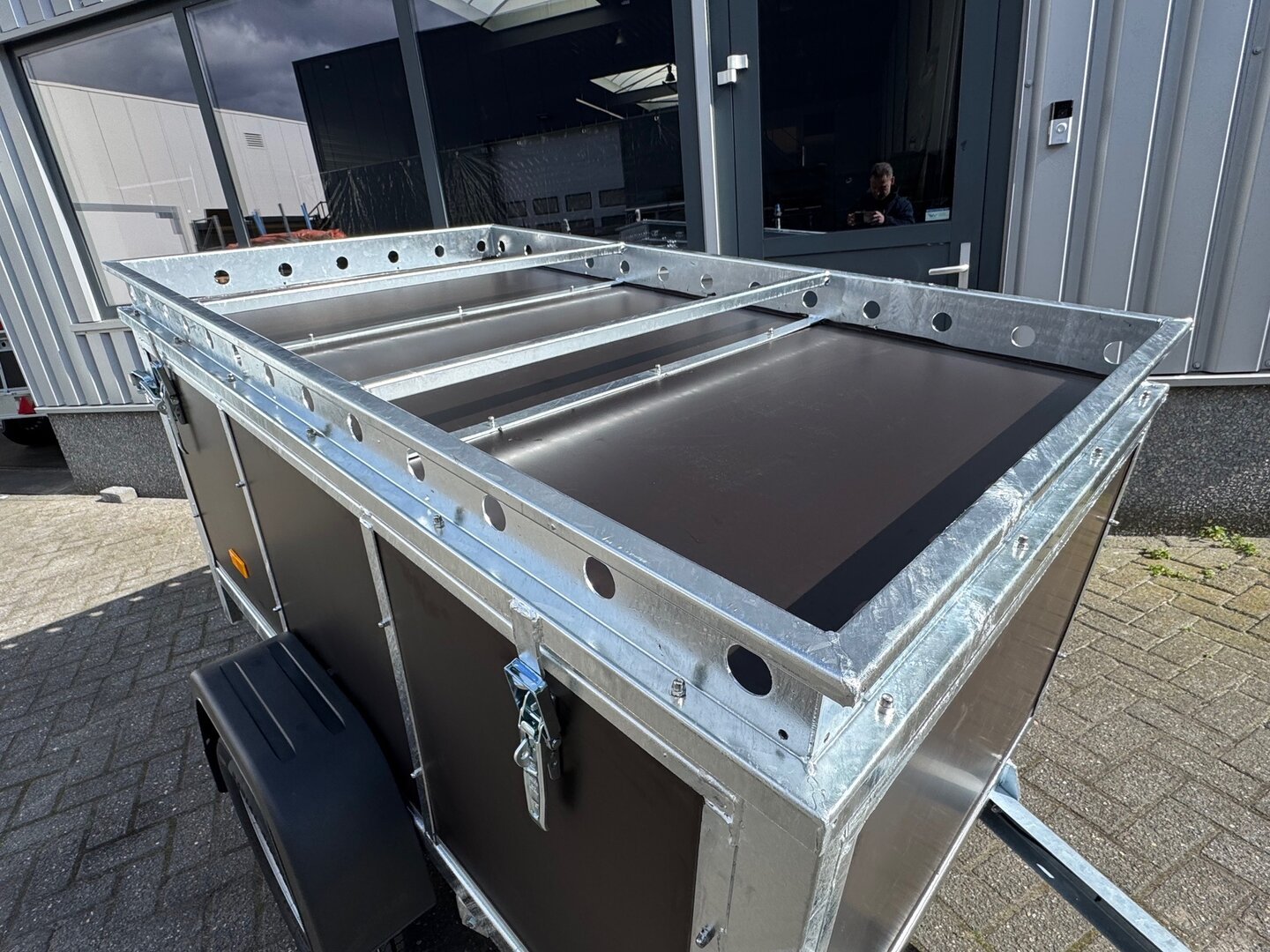 VDM bagagewagen met betonplex 900L inhoud 750kg 150x100x60cm – Image 5